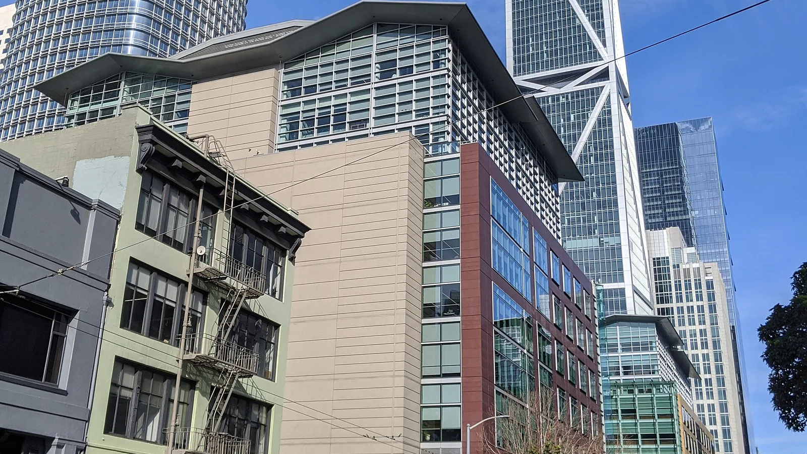 Offices of Slack Technologies at 500 Howard Street in San Francisco (at the center with neighboring buildings, seen from the back across Howard Street)