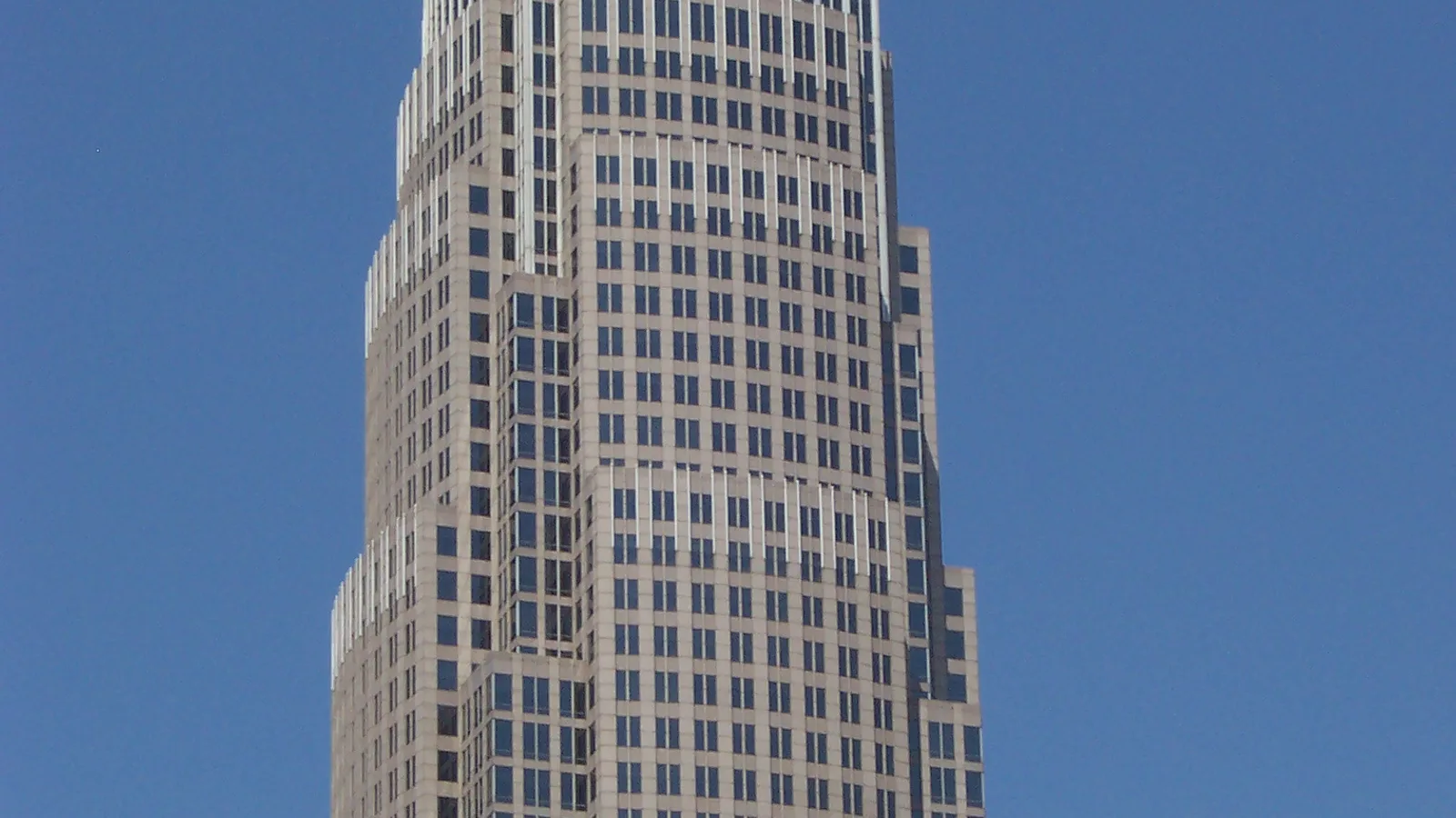 From Image:Bank of America Corporate Center.jpg , by user Fife Club.