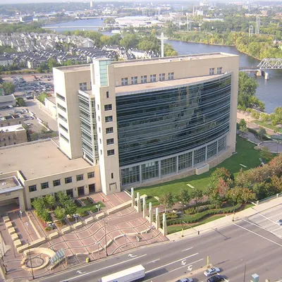 w:Federal Reserve Bank of Minneapolis on the Mississippi River at Minneapolis, Minnesota , USA